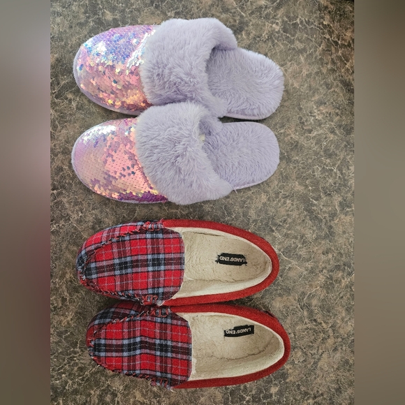 Slippers - Picture 2 of 3